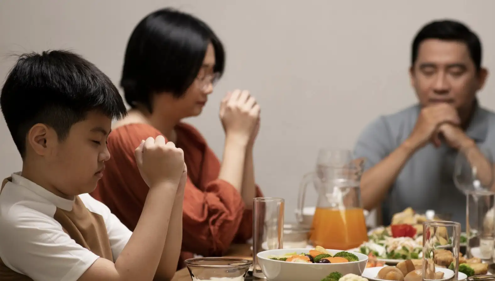 5 lời cầu nguyện trước bữa ăn: Hành động nhỏ, ý nghĩa lớn