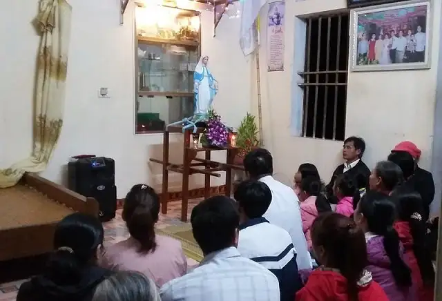 Truyền thống đọc kinh liên gia trong tháng 5 của Đạo Công Giáo