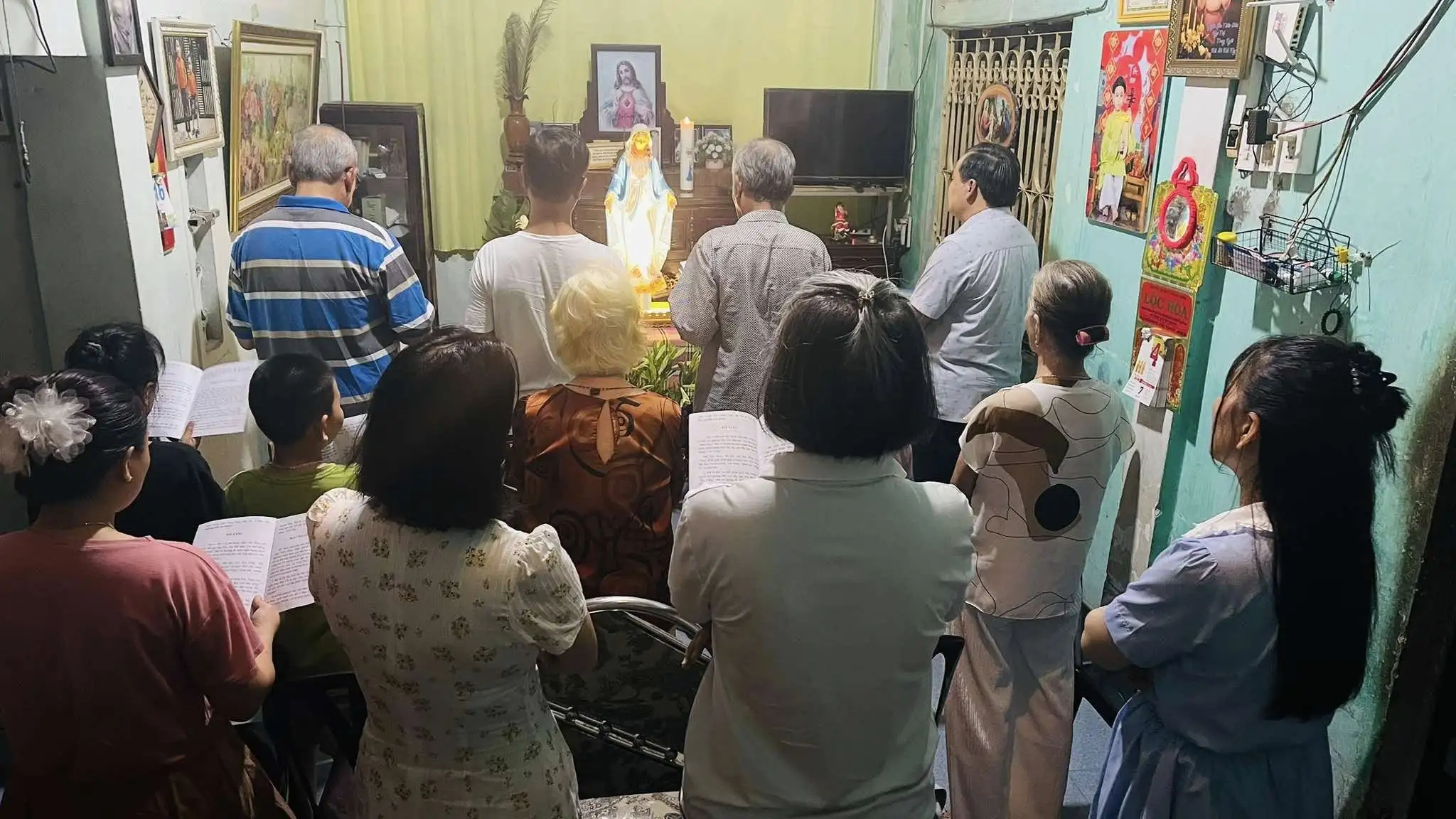 Truyền thống đọc kinh liên gia trong tháng 5 của Đạo Công Giáo