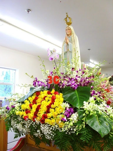 Kinh Thánh Công Giáo: Ánh Sáng cho Tháng Hoa và hình ảnh Đức Mẹ
